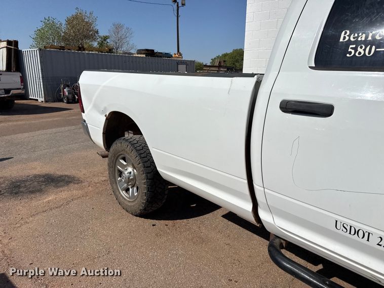 image for item FB6903 2018 RAM 2500 Crew Cab pickup truck