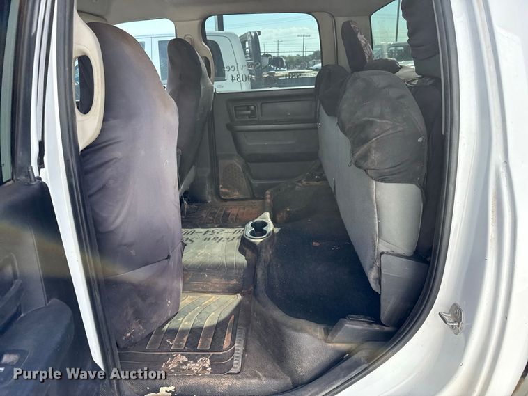 image for item FB6903 2018 RAM 2500 Crew Cab pickup truck