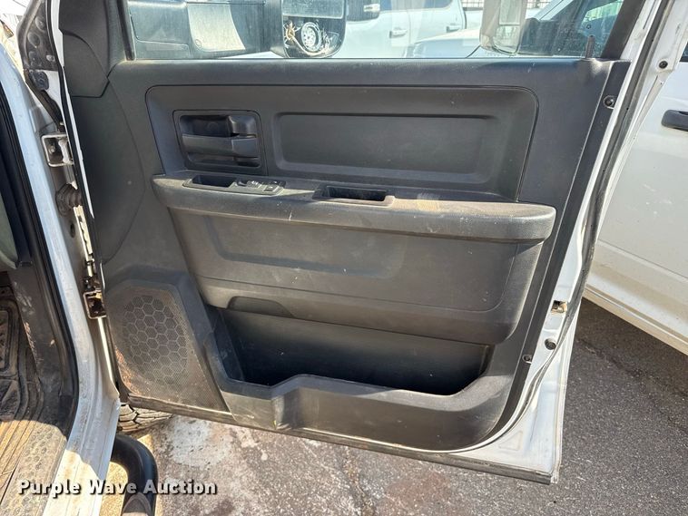 image for item FB6903 2018 RAM 2500 Crew Cab pickup truck