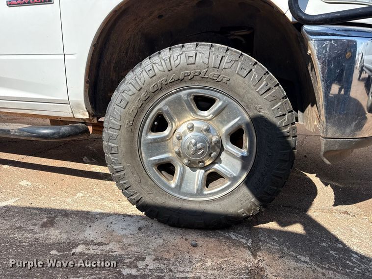 image for item FB6903 2018 RAM 2500 Crew Cab pickup truck