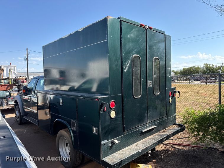 image for item FB6904 2011 Ford F450 Super Duty XL Crew Cab utility bed pickup truck