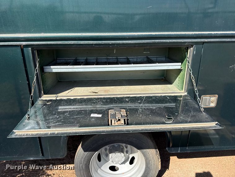 image for item FB6904 2011 Ford F450 Super Duty XL Crew Cab utility bed pickup truck