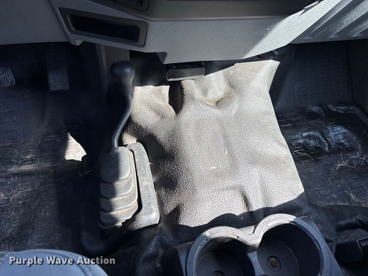 image for item FB6904 2011 Ford F450 Super Duty XL Crew Cab utility bed pickup truck