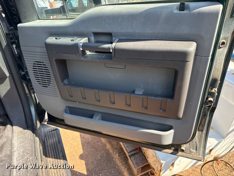 image for item FB6904 2011 Ford F450 Super Duty XL Crew Cab utility bed pickup truck