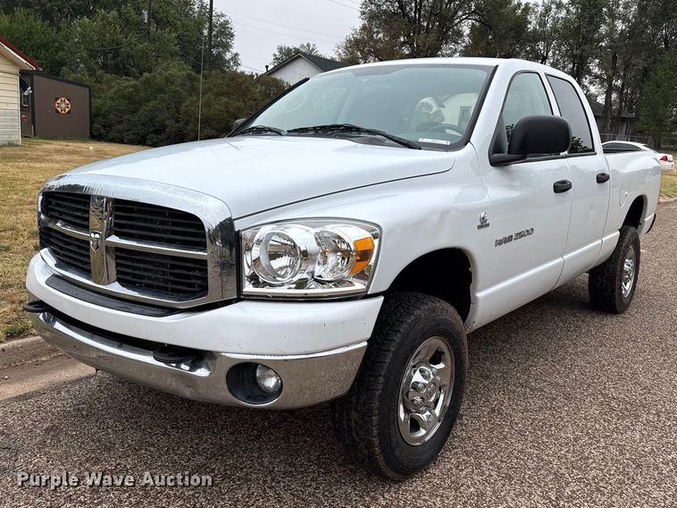 2006 Dodge Ram 2500 Ext. Cab pickup truck