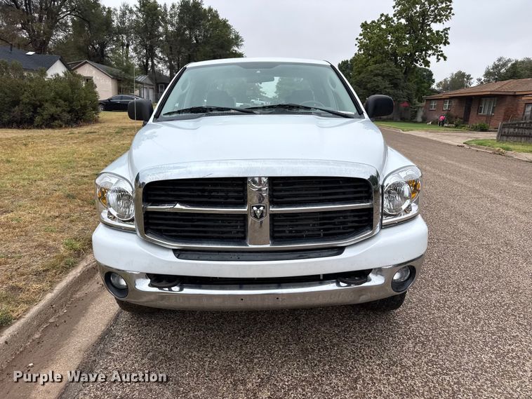 image for item FB6937 2006 Dodge Ram 2500 Ext. Cab pickup truck