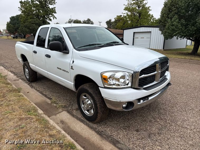 image for item FB6937 2006 Dodge Ram 2500 Ext. Cab pickup truck