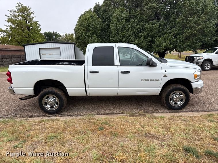image for item FB6937 2006 Dodge Ram 2500 Ext. Cab pickup truck