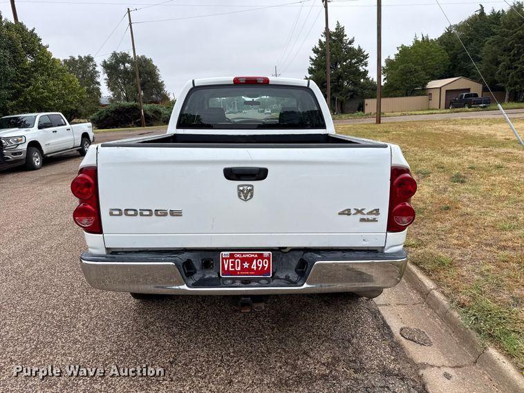 image for item FB6937 2006 Dodge Ram 2500 Ext. Cab pickup truck