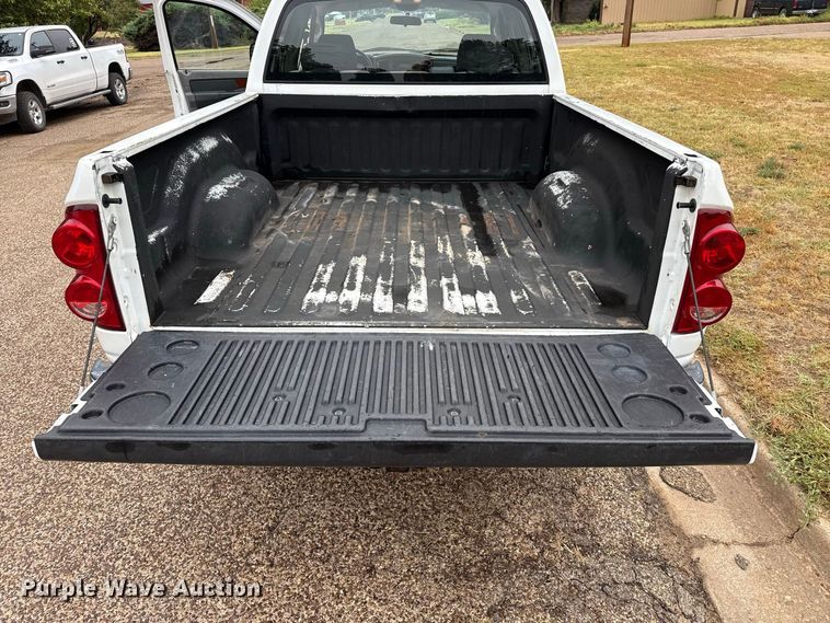 image for item FB6937 2006 Dodge Ram 2500 Ext. Cab pickup truck