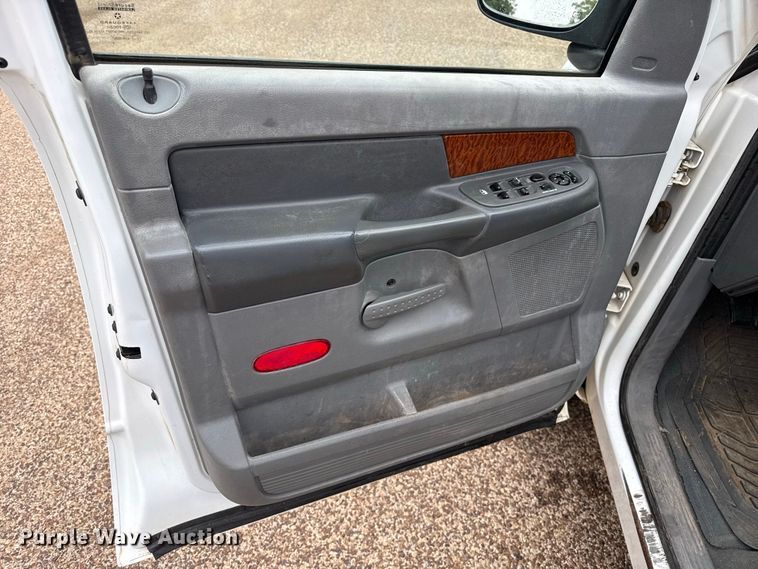 image for item FB6937 2006 Dodge Ram 2500 Ext. Cab pickup truck