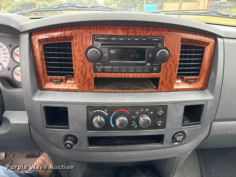 image for item FB6937 2006 Dodge Ram 2500 Ext. Cab pickup truck