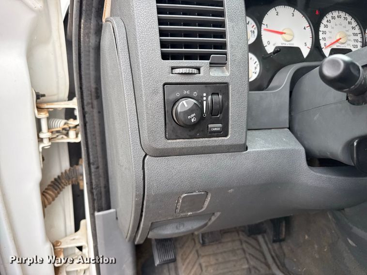image for item FB6937 2006 Dodge Ram 2500 Ext. Cab pickup truck