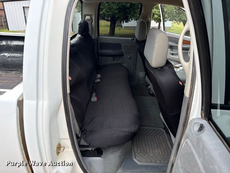 image for item FB6937 2006 Dodge Ram 2500 Ext. Cab pickup truck