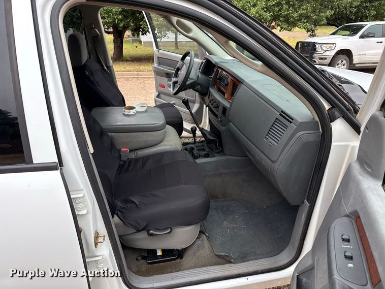 image for item FB6937 2006 Dodge Ram 2500 Ext. Cab pickup truck