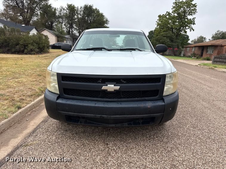image for item FB6938 2007 Chevrolet Silverado 1500 pickup truck
