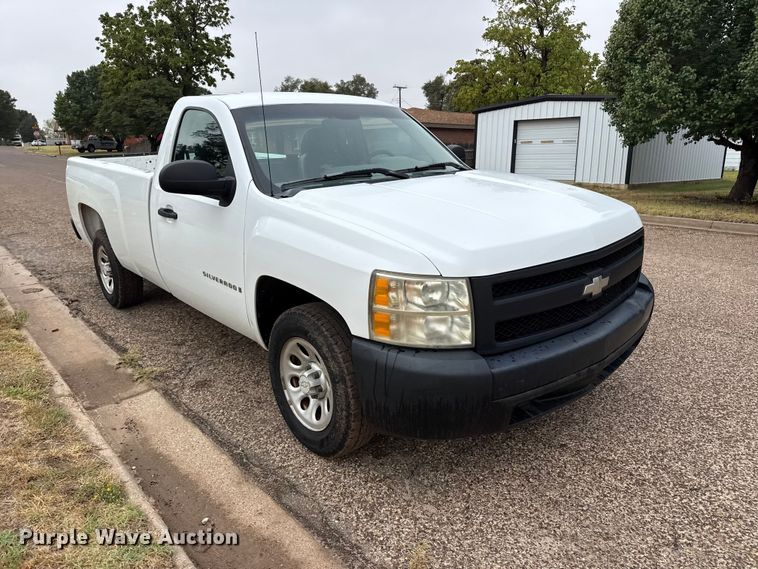 image for item FB6938 2007 Chevrolet Silverado 1500 pickup truck