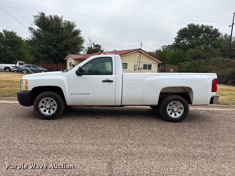 image for item FB6938 2007 Chevrolet Silverado 1500 pickup truck