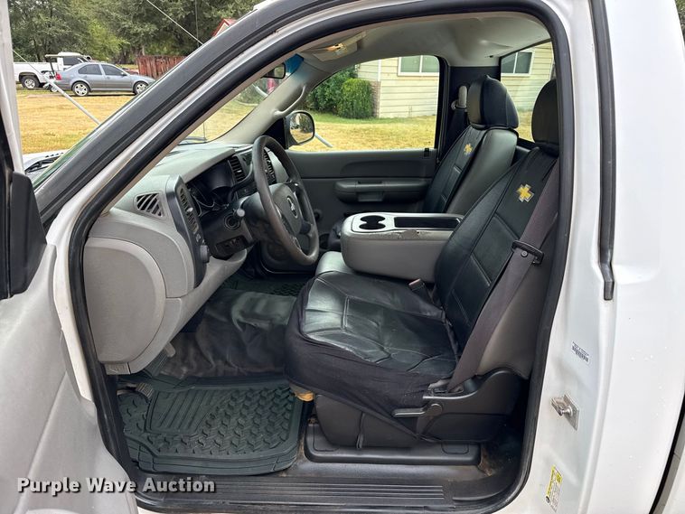 image for item FB6938 2007 Chevrolet Silverado 1500 pickup truck