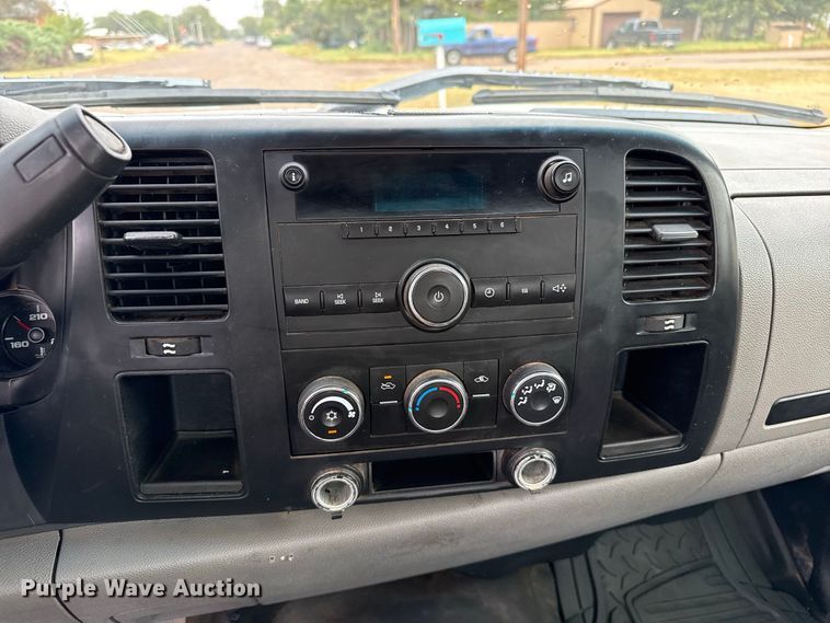 image for item FB6938 2007 Chevrolet Silverado 1500 pickup truck