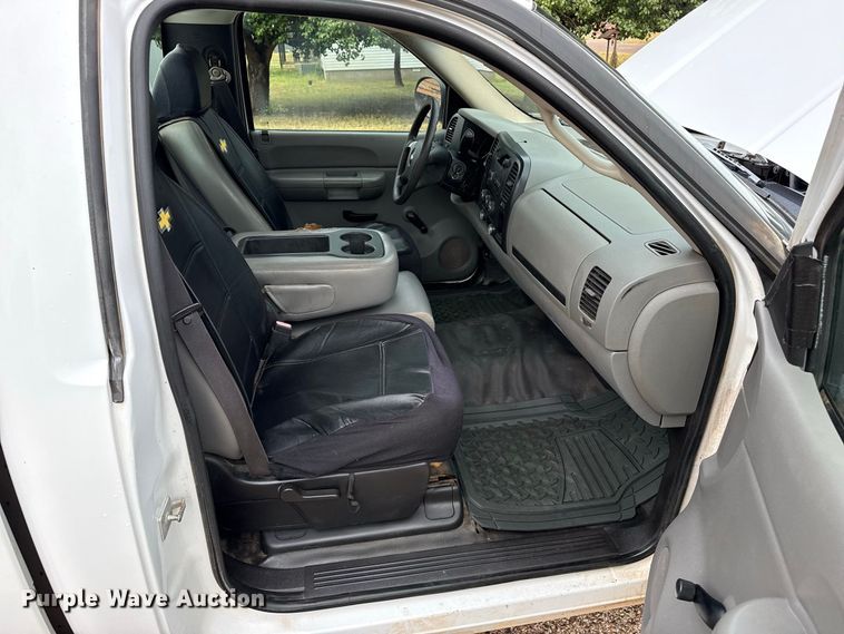 image for item FB6938 2007 Chevrolet Silverado 1500 pickup truck
