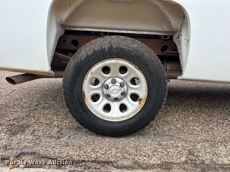 image for item FB6938 2007 Chevrolet Silverado 1500 pickup truck
