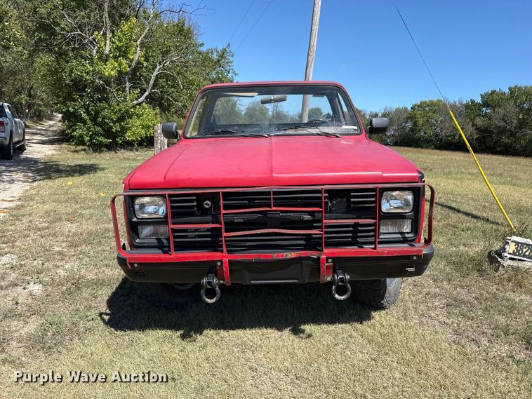 image for item FB6948 1985 Chevrolet D30 pickup truck