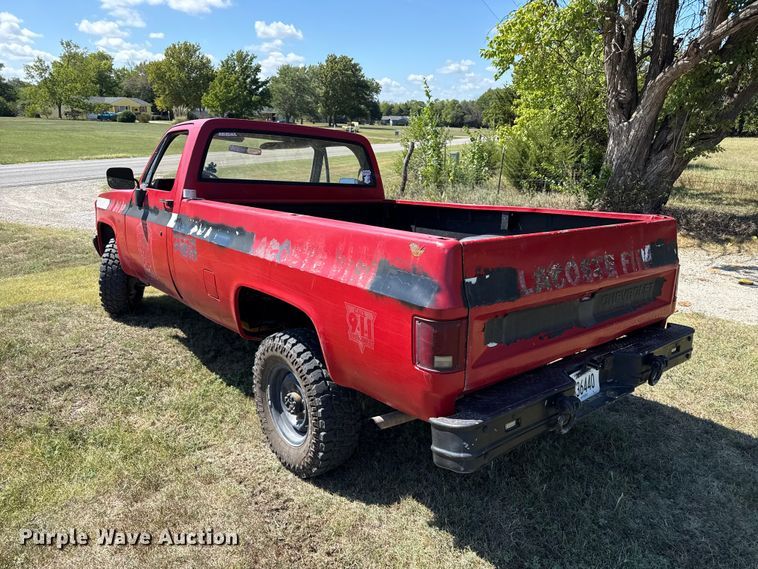 image for item FB6948 1985 Chevrolet D30 pickup truck
