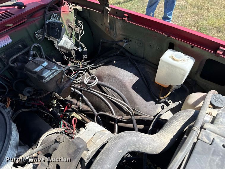 image for item FB6948 1985 Chevrolet D30 pickup truck