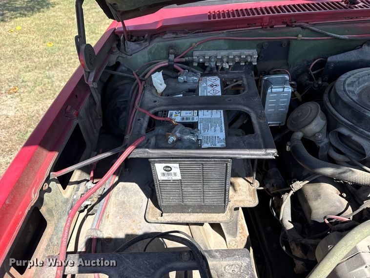 image for item FB6948 1985 Chevrolet D30 pickup truck
