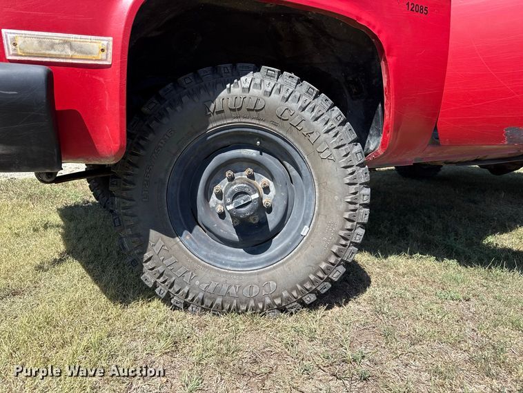 image for item FB6948 1985 Chevrolet D30 pickup truck