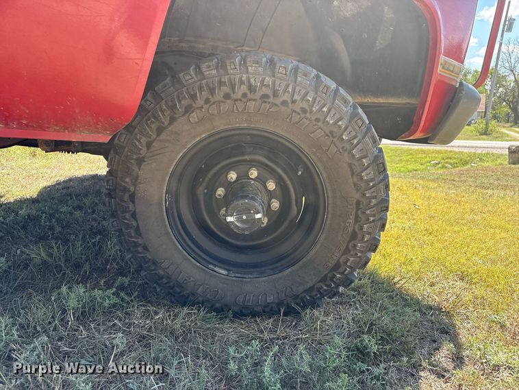 image for item FB6948 1985 Chevrolet D30 pickup truck