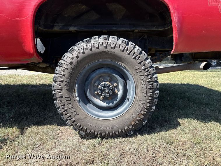 image for item FB6948 1985 Chevrolet D30 pickup truck