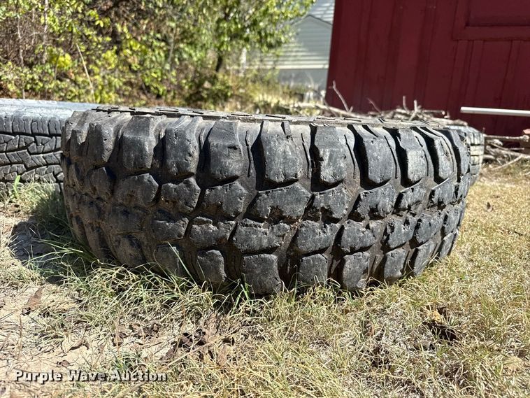 image for item FB6948 1985 Chevrolet D30 pickup truck