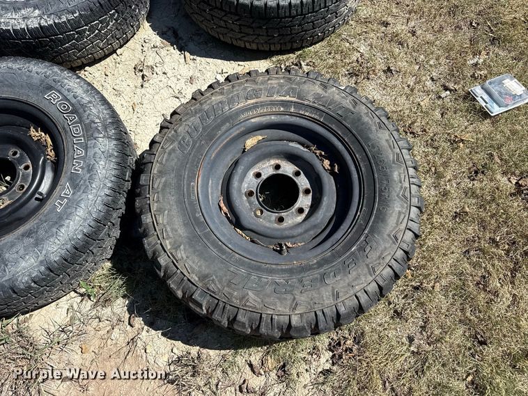 image for item FB6948 1985 Chevrolet D30 pickup truck