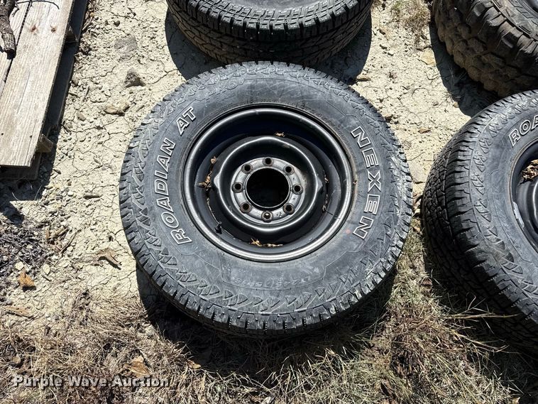 image for item FB6948 1985 Chevrolet D30 pickup truck