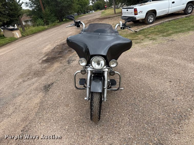 image for item FB6949 1999 Harley Davidson FLHTCI motorcycle