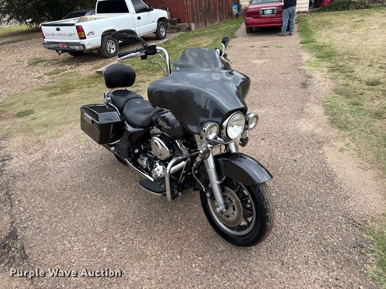 image for item FB6949 1999 Harley Davidson FLHTCI motorcycle