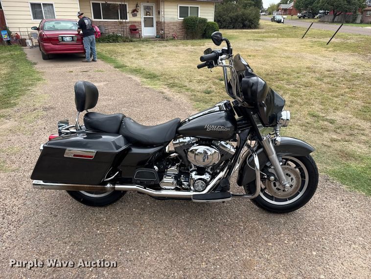 image for item FB6949 1999 Harley Davidson FLHTCI motorcycle