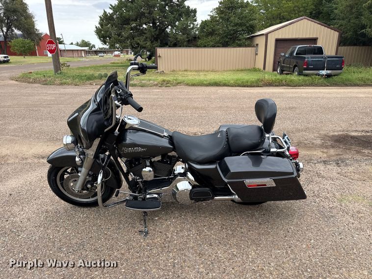 image for item FB6949 1999 Harley Davidson FLHTCI motorcycle
