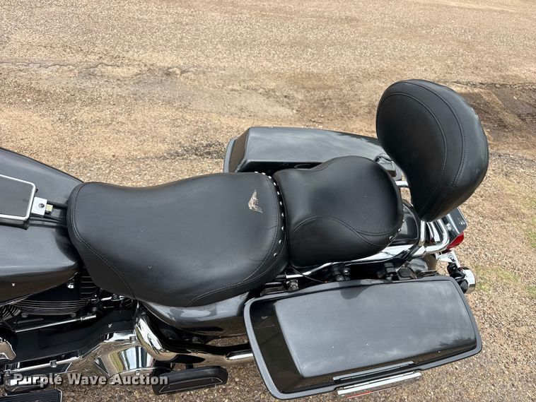 image for item FB6949 1999 Harley Davidson FLHTCI motorcycle