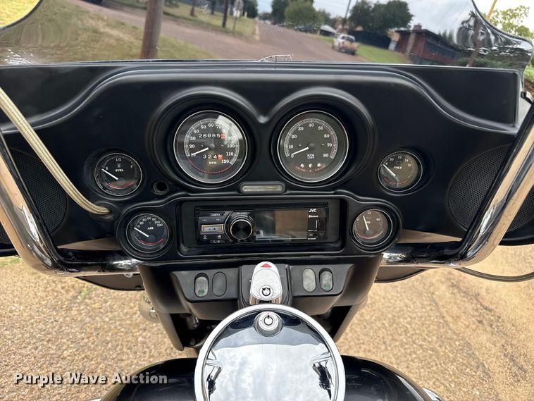 image for item FB6949 1999 Harley Davidson FLHTCI motorcycle