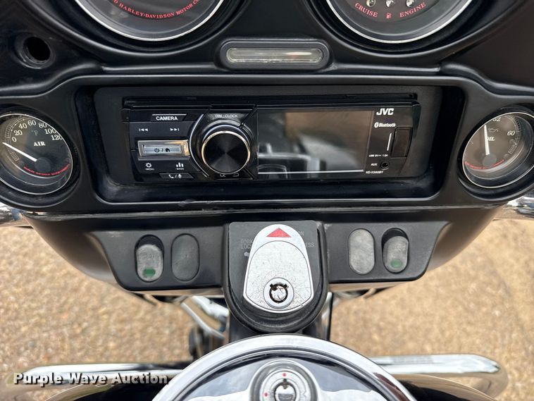 image for item FB6949 1999 Harley Davidson FLHTCI motorcycle