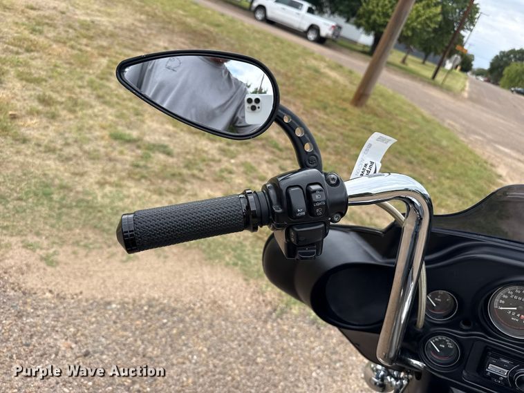 image for item FB6949 1999 Harley Davidson FLHTCI motorcycle