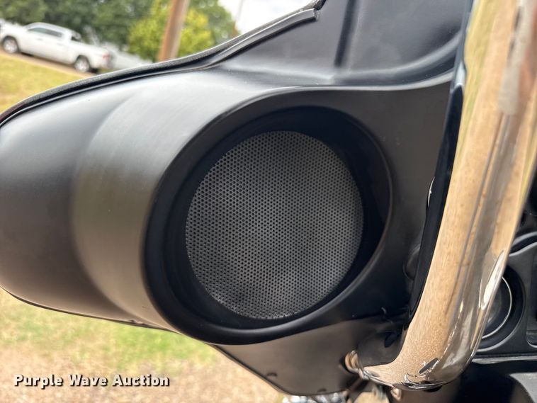 image for item FB6949 1999 Harley Davidson FLHTCI motorcycle