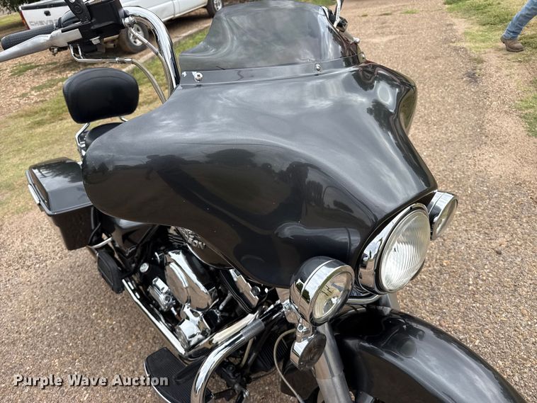 image for item FB6949 1999 Harley Davidson FLHTCI motorcycle