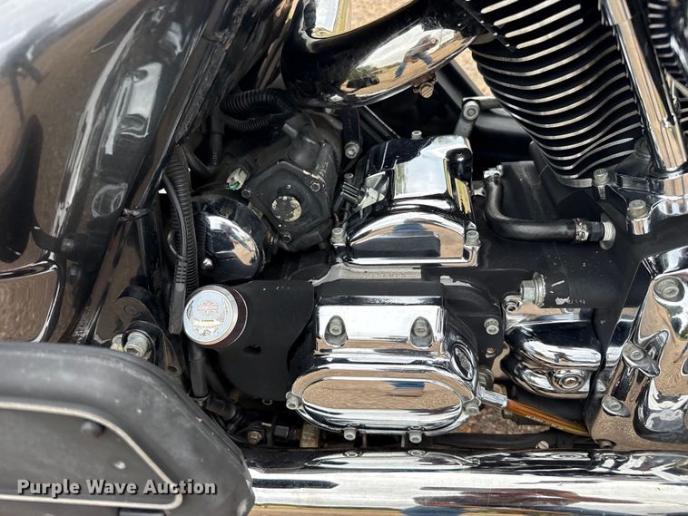 image for item FB6949 1999 Harley Davidson FLHTCI motorcycle