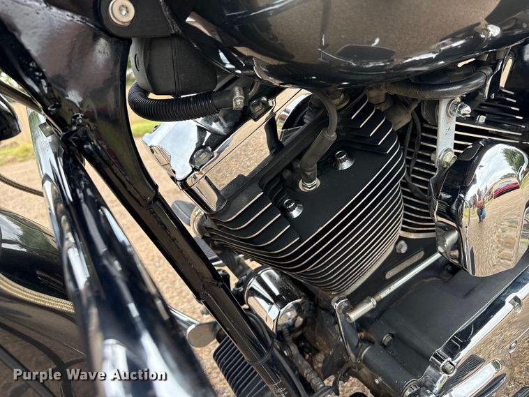 image for item FB6949 1999 Harley Davidson FLHTCI motorcycle
