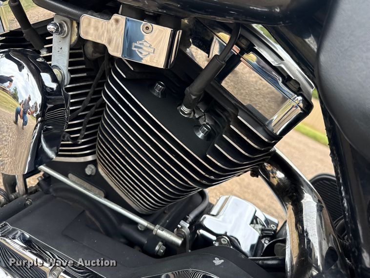 image for item FB6949 1999 Harley Davidson FLHTCI motorcycle