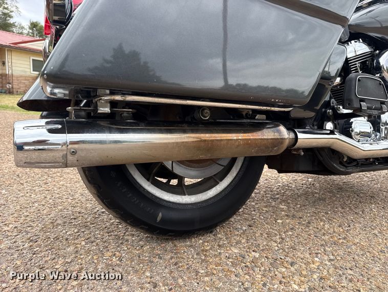 image for item FB6949 1999 Harley Davidson FLHTCI motorcycle